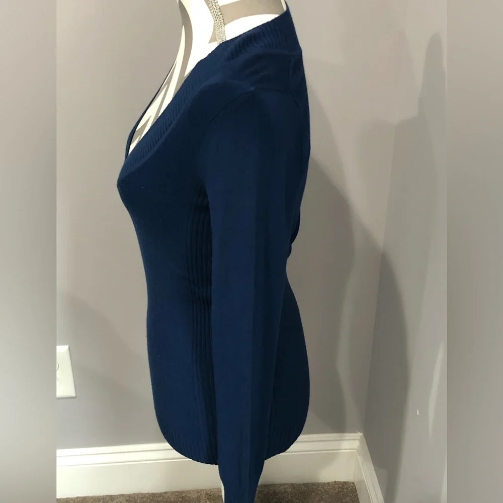 EXPRESS V-Neck Sweater | Deep V Knit Pullover Top | Blue | Small - Picture 4 of 10